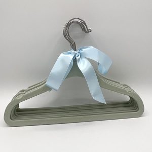 children's clothing hangers